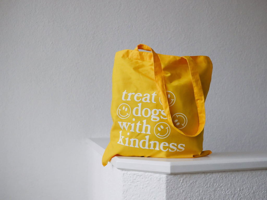 Neue Bag: Treat dogs with kindness!