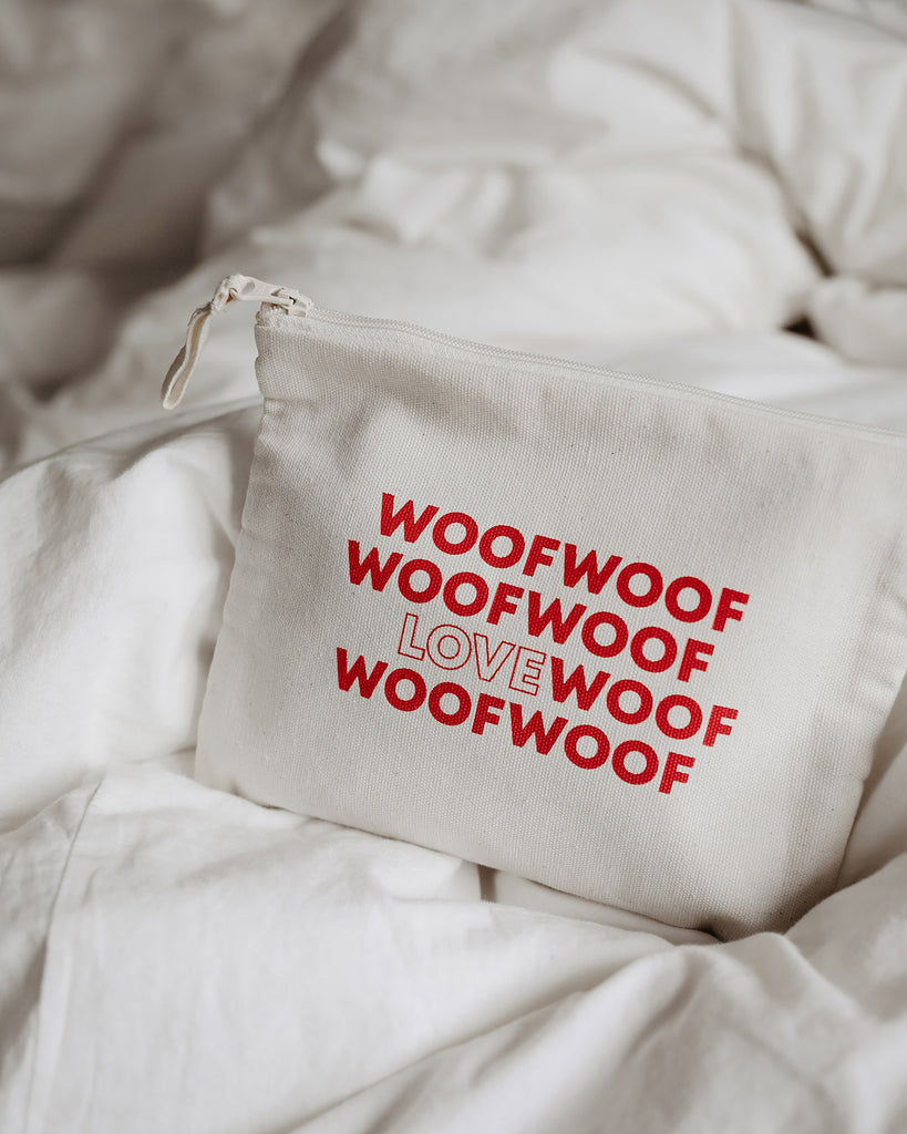 Mode für hundebesitzer, Geschenke für Hundebesitzer, woof woof love, Bag, Tasche, Kosmetiktasche, Leckerlitasche